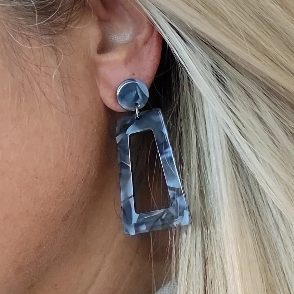 🔥LAST PAIR🔥 GRAPHITE MARBLED DROP EARRINGS